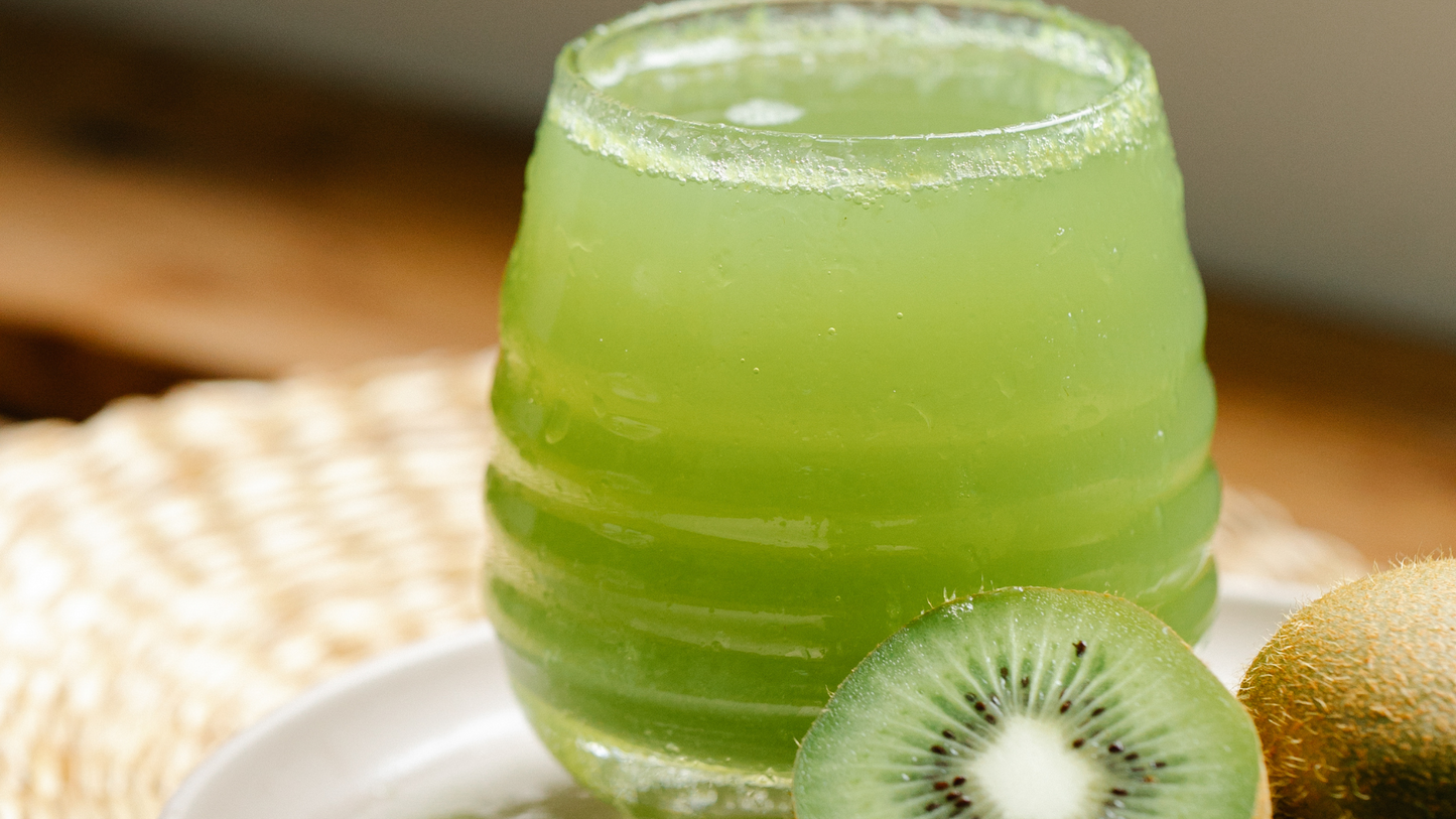 I GLOW WITH THE FLOW [Apple, Cucumber, Spinach, Pineapple, Kiwi]